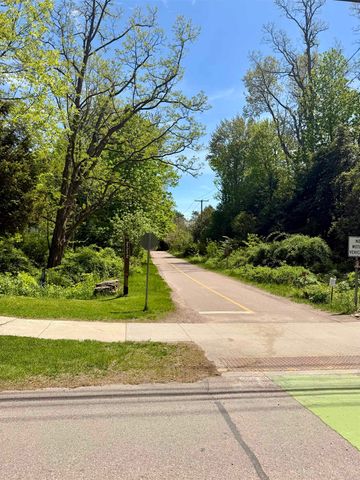 34 Curtis Avenue, Burlington, VT 05401