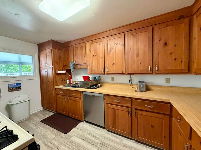 34 Curtis Avenue, Burlington, VT 05401