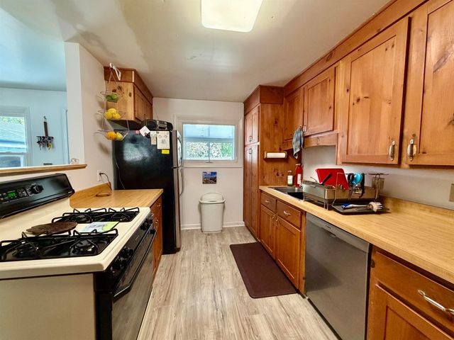 34 Curtis Avenue, Burlington, VT 05401