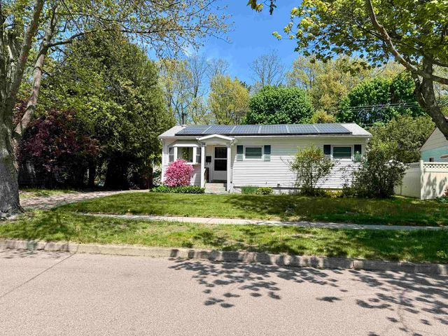 34 Curtis Avenue, Burlington, VT 05401