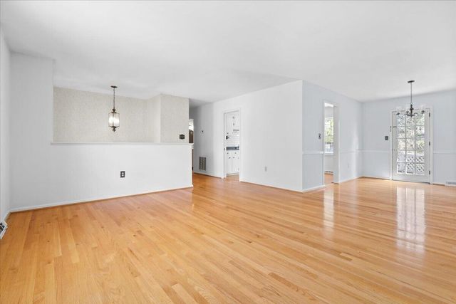 3634 Overbrook DR, Roanoke, VA 24018