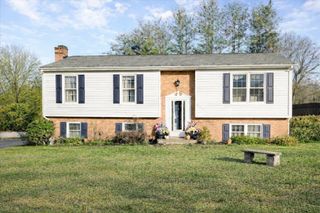 3634 Overbrook DR, Roanoke, VA 24018