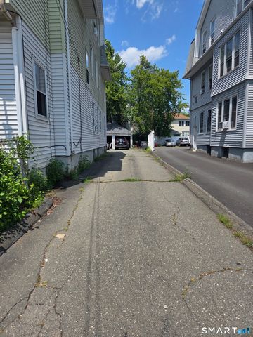 30-32 Wayland Street, Hartford, CT 06114