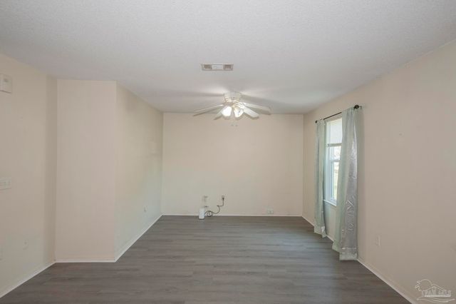 5903 Louisville Ave, Pensacola, FL 32526