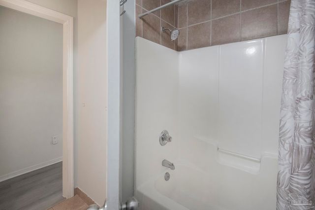 5903 Louisville Ave, Pensacola, FL 32526