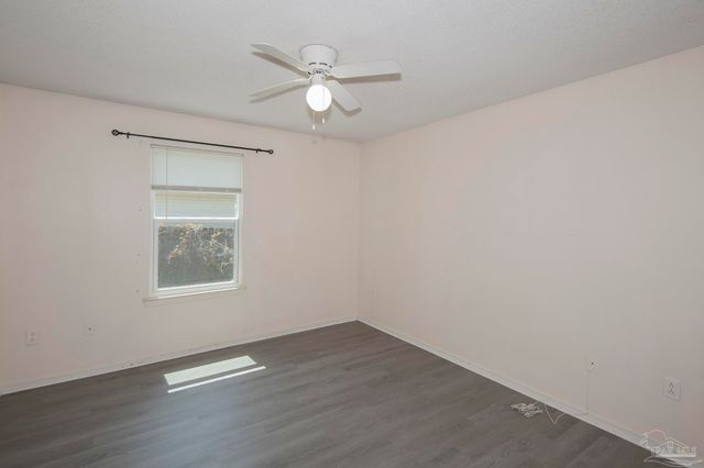 5903 Louisville Ave, Pensacola, FL 32526