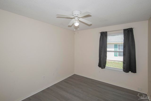 5903 Louisville Ave, Pensacola, FL 32526