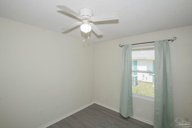 5903 Louisville Ave, Pensacola, FL 32526