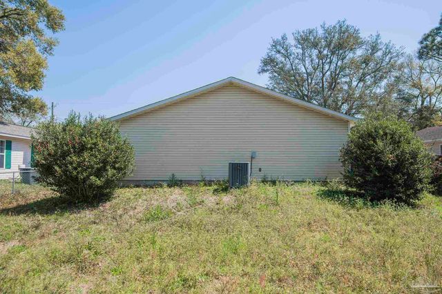 5903 Louisville Ave, Pensacola, FL 32526