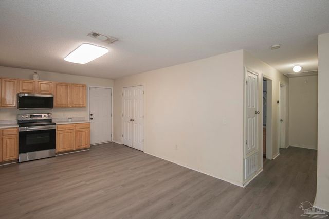 5903 Louisville Ave, Pensacola, FL 32526