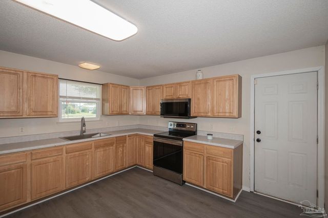 5903 Louisville Ave, Pensacola, FL 32526