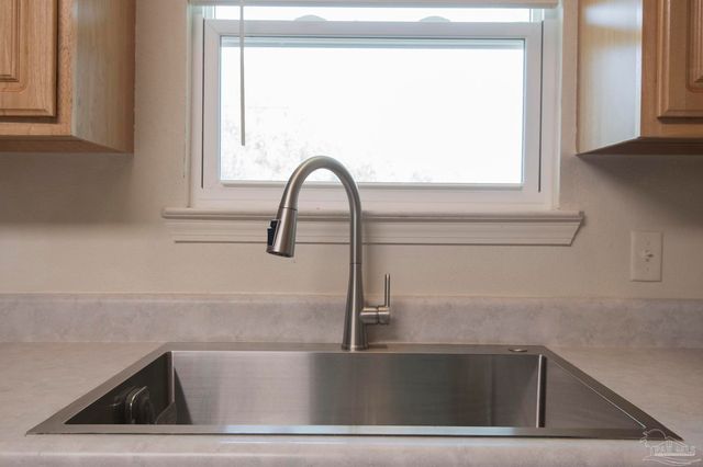 5903 Louisville Ave, Pensacola, FL 32526