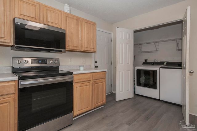 5903 Louisville Ave, Pensacola, FL 32526