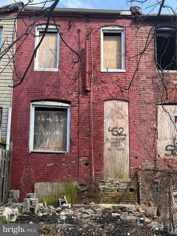 Image 9 of property listing at 452 FURROW ST, Baltimore, MD 21223