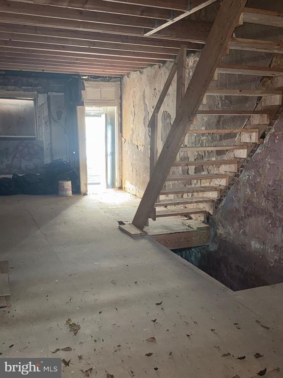 Image 2 of property listing at 452 FURROW ST, Baltimore, MD 21223