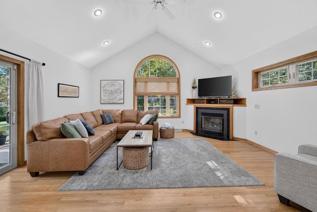 478 Game Ridge Trail, Oregon, WI 53575