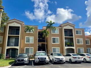 7920 N Nob Hill Road, Tamarac, FL 33321