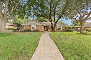 907 Stonelake Drive, Cleburne, TX 76033