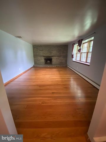 1002 WINDSOR AVE, Dresher, PA 19025