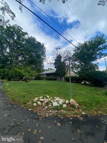 1002 WINDSOR AVE, Dresher, PA 19025