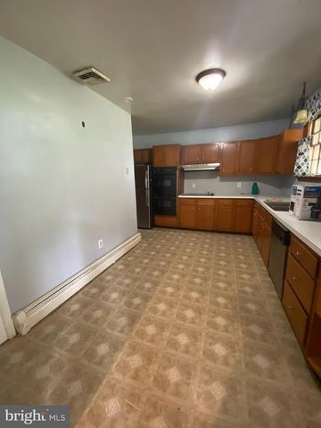 1002 WINDSOR AVE, Dresher, PA 19025