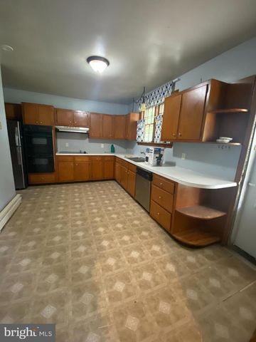 1002 WINDSOR AVE, Dresher, PA 19025