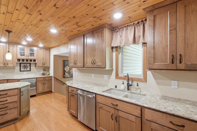 12997 Euclid Avenue, Apple Valley, MN 55124