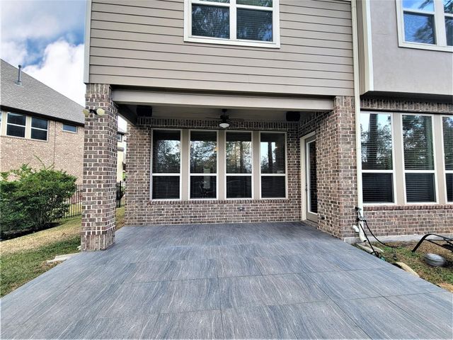 35 Silver Rock Drive, Tomball, TX 77375