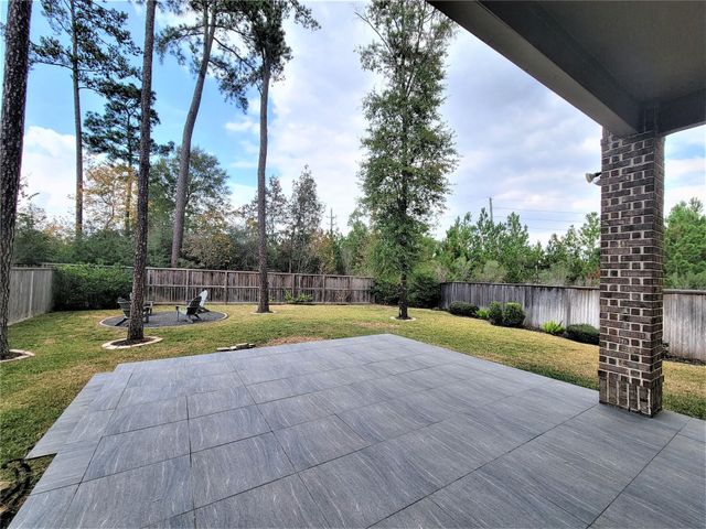35 Silver Rock Drive, Tomball, TX 77375
