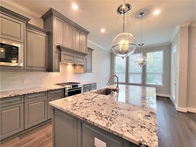 35 Silver Rock Drive, Tomball, TX 77375