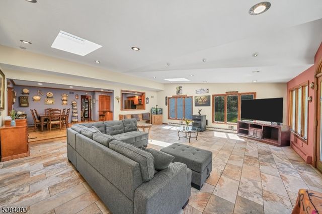 35 N Mount Lebanon Rd, Washington Twp., NJ 07853