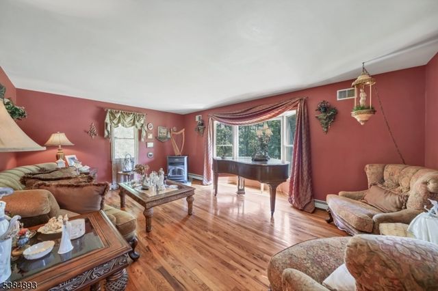 35 N Mount Lebanon Rd, Washington Twp., NJ 07853