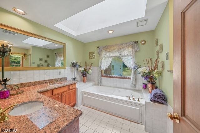 35 N Mount Lebanon Rd, Washington Twp., NJ 07853