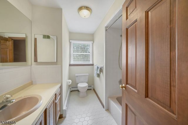 35 N Mount Lebanon Rd, Washington Twp., NJ 07853