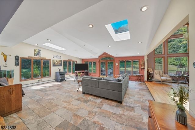 35 N Mount Lebanon Rd, Washington Twp., NJ 07853