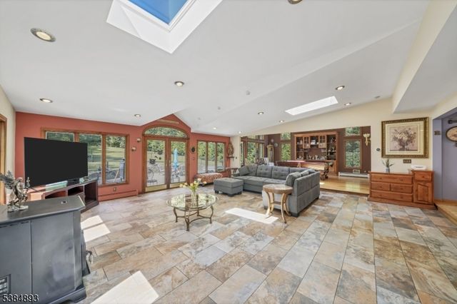 35 N Mount Lebanon Rd, Washington Twp., NJ 07853