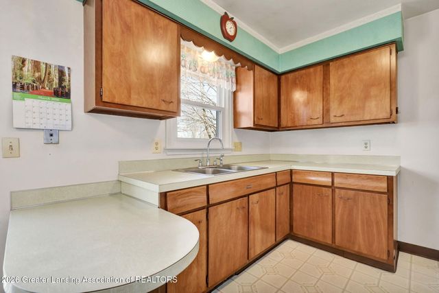 8825 Seney Drive, Dimondale, MI 48821