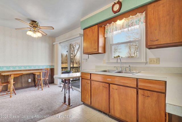 8825 Seney Drive, Dimondale, MI 48821