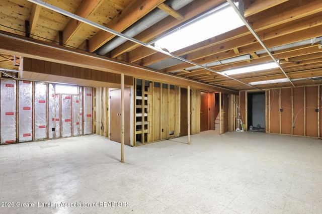 8825 Seney Drive, Dimondale, MI 48821