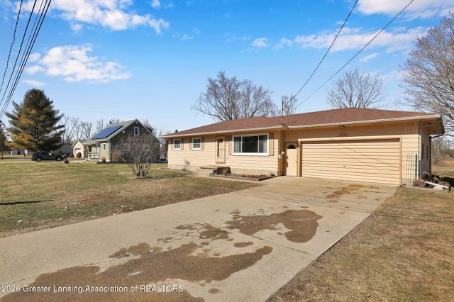 8825 Seney Drive, Dimondale, MI 48821