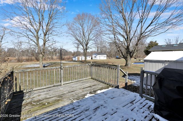 8825 Seney Drive, Dimondale, MI 48821