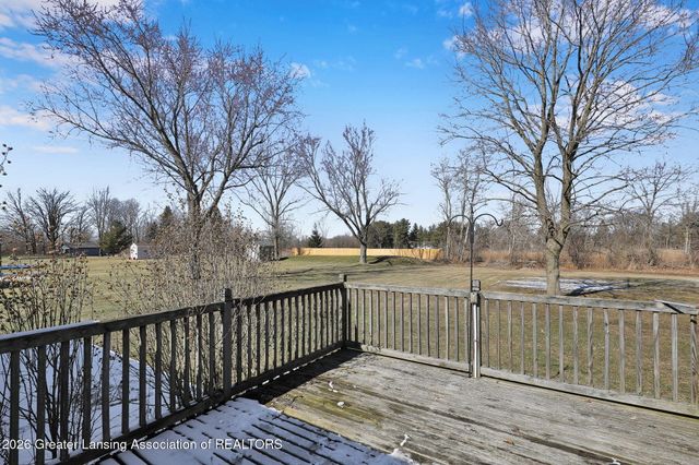 8825 Seney Drive, Dimondale, MI 48821