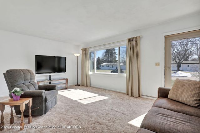 8825 Seney Drive, Dimondale, MI 48821
