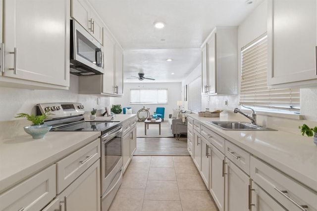 143 W Beverly Pl, Tracy, CA 95376