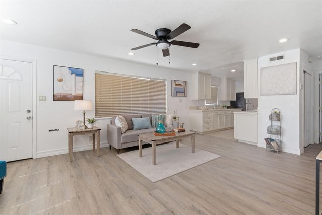 143 W Beverly Pl, Tracy, CA 95376