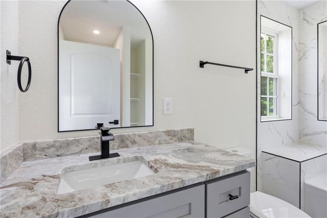 32496 Pebble Brook DR, Franklin, VA 23851