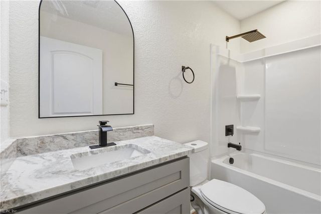 32496 Pebble Brook DR, Franklin, VA 23851