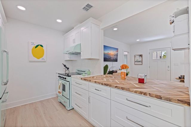 1579 BAYSHORE BOULEVARD, Dunedin, FL 34698