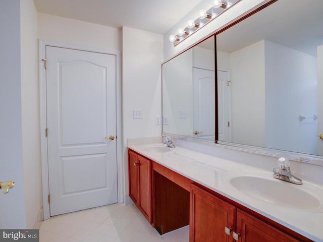 30 LOCKWOOD DR, Princeton, NJ 08540