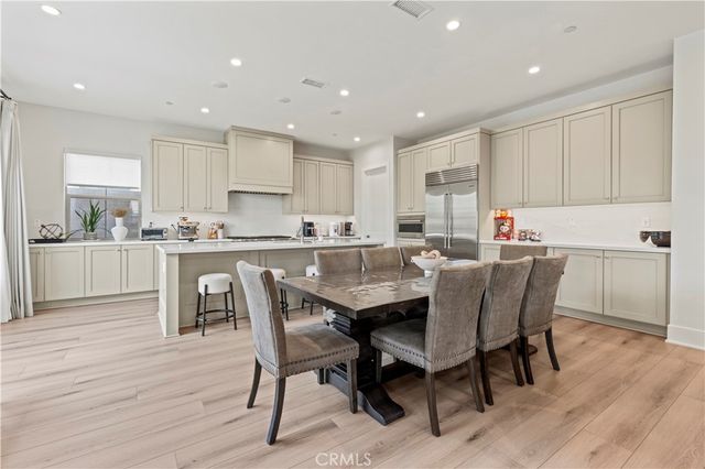 63 Longchamp, Irvine, CA 92602